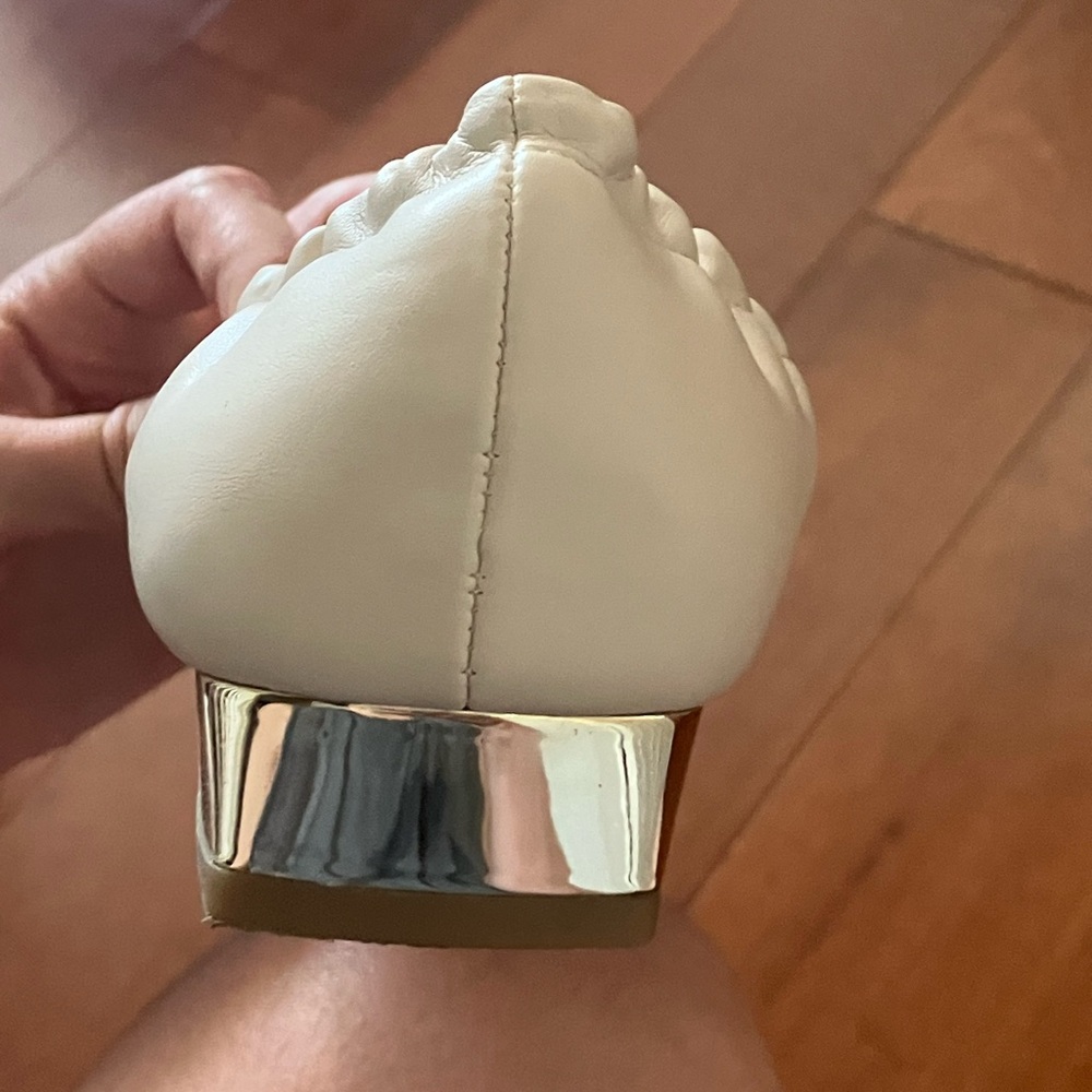 Anne Klein size 6 flats